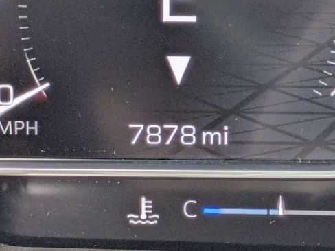 Used 2025 GMC Sierra 1500 Elevation image 9