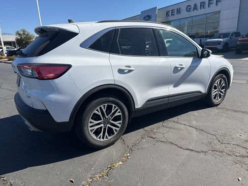 Used 2020 Ford Escape SEL image 3