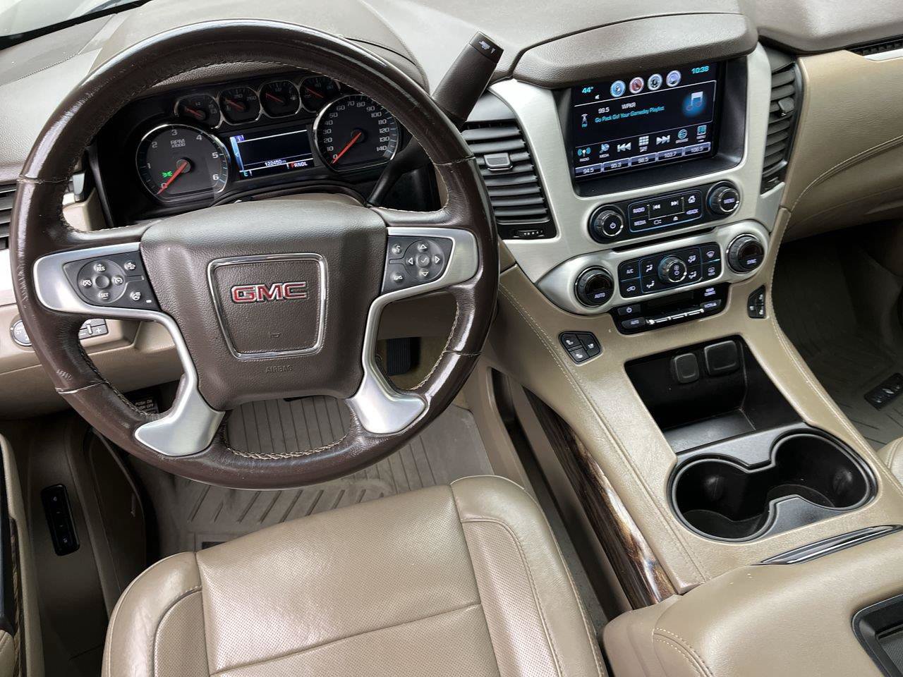 Used 2019 GMC Yukon SLT w/ HD Trailering Package AWD/4WD image 15