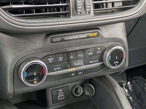 Used 2025 Ford Escape Active AWD/4WD image 17