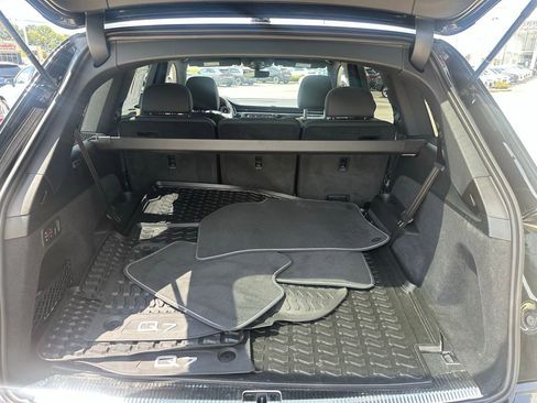 Certified 2025 Audi Q7 3.0T Premium w/ Convenience Package image 26