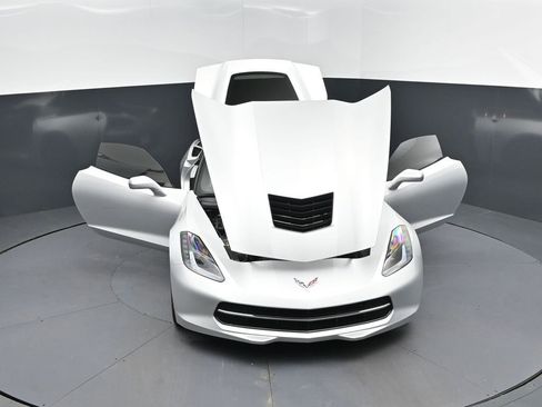 Used 2019 Chevrolet Corvette Stingray Coupe w/ 1LT image 51