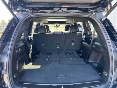 Used 2024 Jeep Grand Cherokee L Limited w/ Luxury Tech Group II image 9