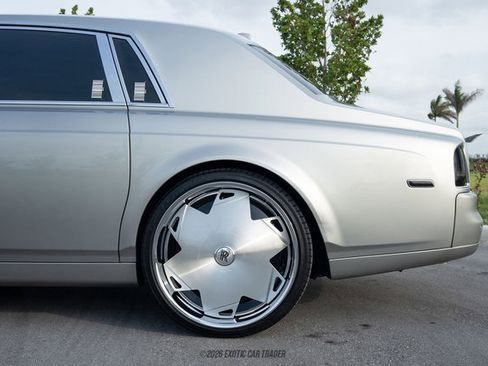 Used 2005 Rolls-Royce Phantom Sedan RWD image 5