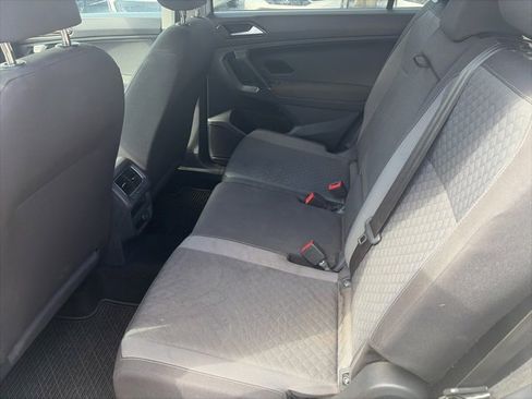 Used 2018 Volkswagen Tiguan S image 11
