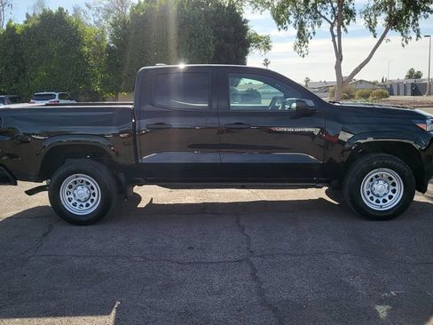 Used 2024 Chevrolet Colorado W/T RWD image 11