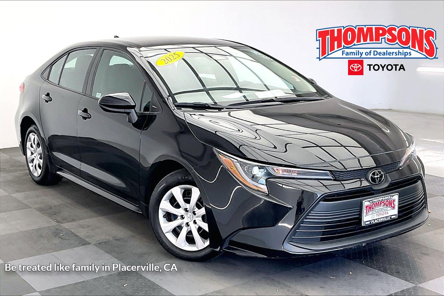Used 2025 Toyota Corolla LE FWD image 1