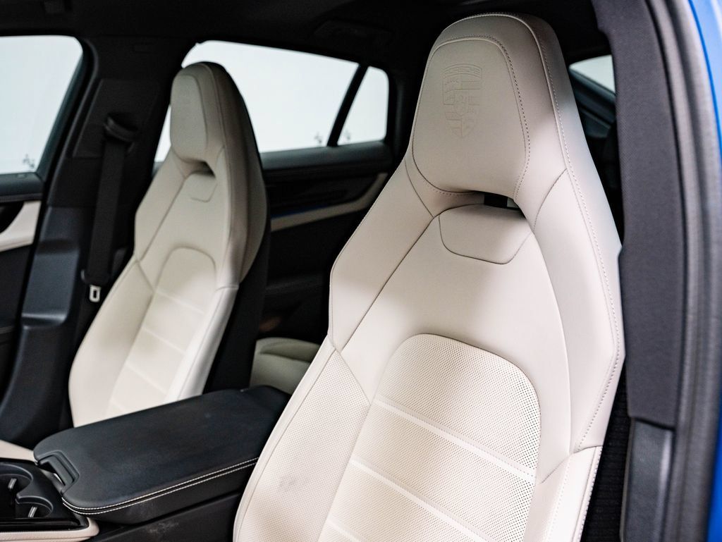 Certified 2025 Porsche Panamera 4 w/ Premium Package AWD/4WD image 23