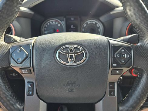 Used 2019 Toyota Tacoma TRD Sport AWD/4WD image 26