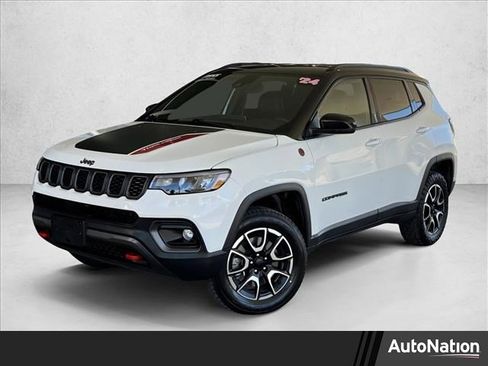Used 2024 Jeep Compass Trailhawk image 1