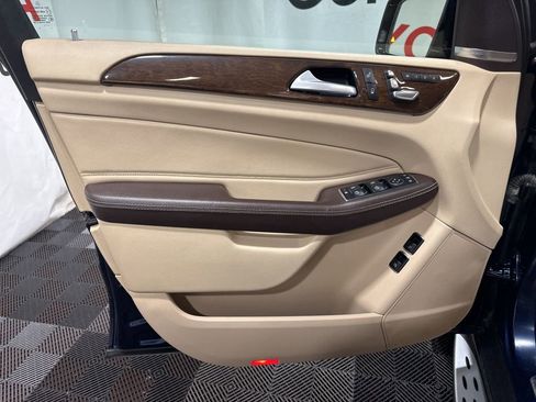 Used 2017 Mercedes-Benz GLS 450 4MATIC image 21