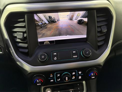 Used 2020 GMC Acadia SLT w/ LPO, Cargo Package FWD image 18