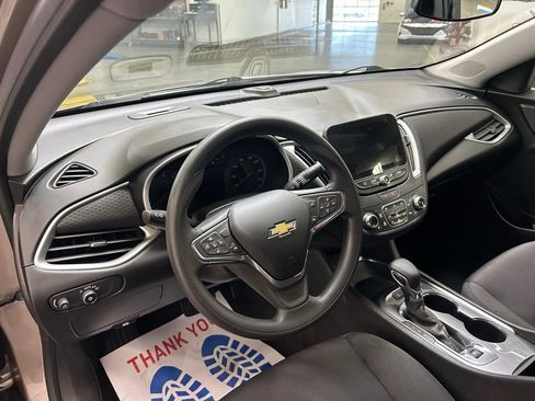 Used 2024 Chevrolet Malibu LT FWD image 23
