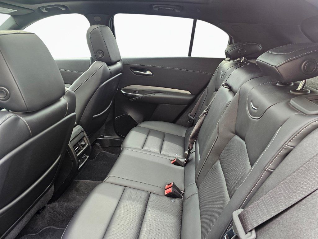 Used 2023 Cadillac XT4 Premium Luxury AWD/4WD image 19