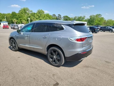 Used 2023 Buick Enclave Essence w/ Sport Touring Edition image 3