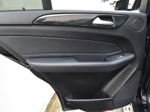 Used 2019 Mercedes-Benz GLE 400 4MATIC image 20