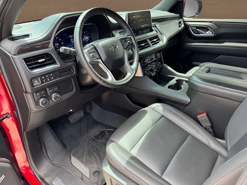 Used 2024 Chevrolet Suburban Z71 w/ Luxury Package AWD/4WD image 10