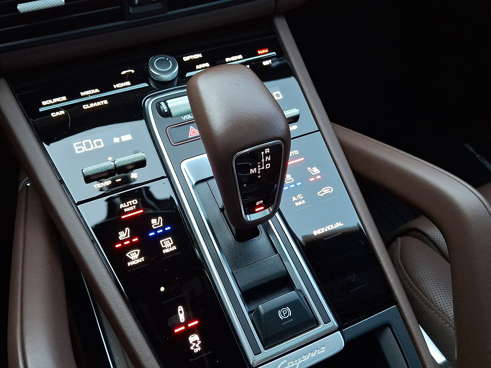 Certified 2023 Porsche Cayenne Turbo S AWD/4WD image 17
