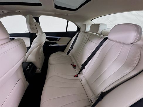 Certified 2025 Mercedes-Benz E 350 4MATIC Sedan image 27