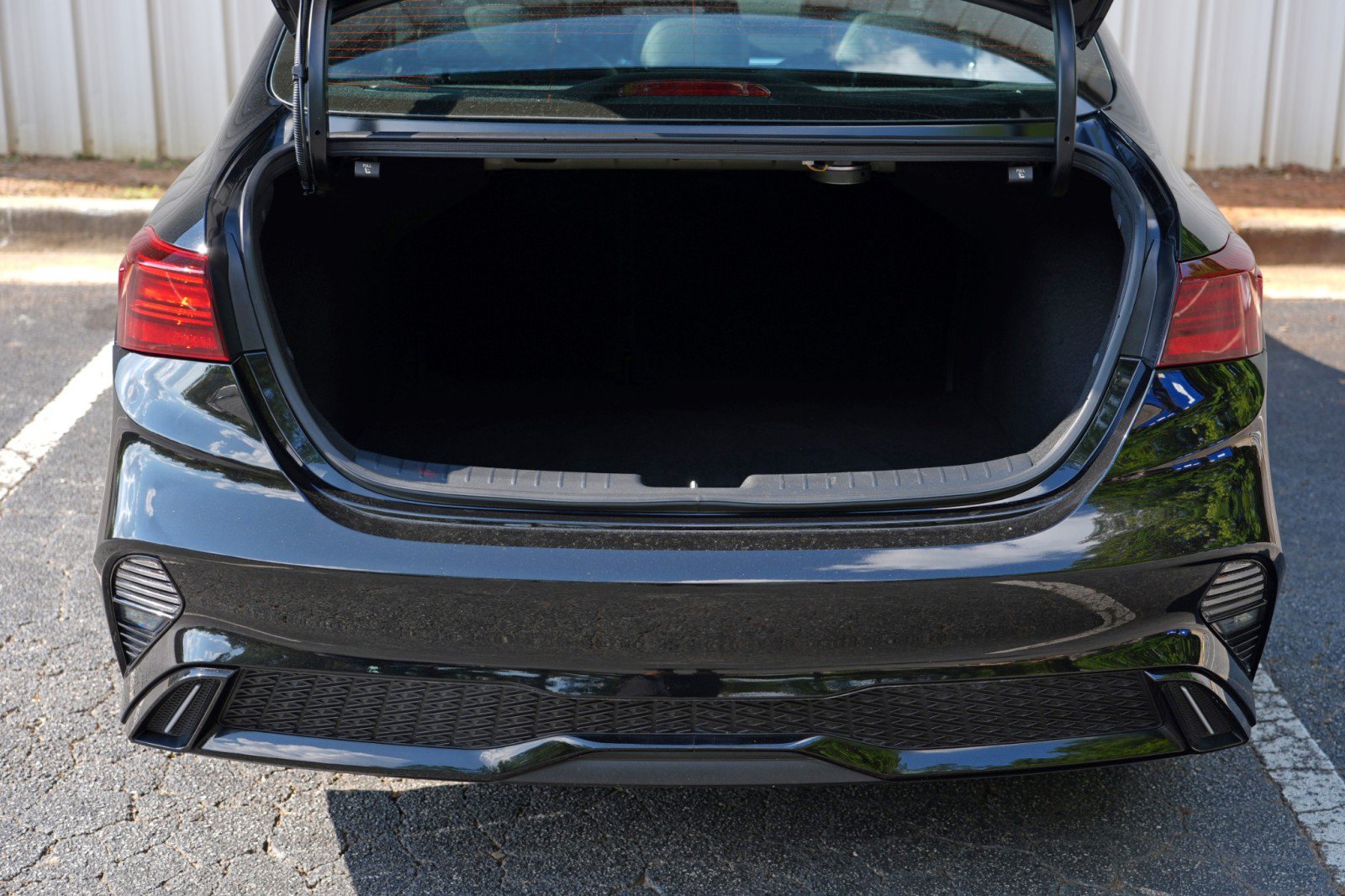 Used 2023 Kia Forte GT-Line w/ GT-Line Premium Package FWD image 9
