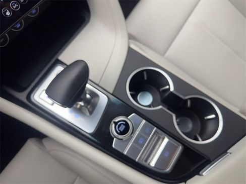 Used 2025 Genesis G70 2.5T image 68