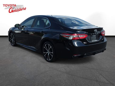 Used 2018 Toyota Camry SE image 7