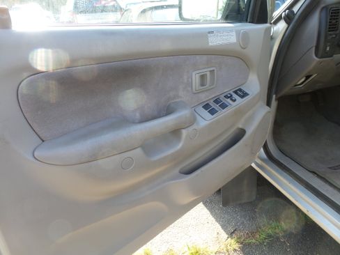Used 2002 Toyota Tacoma 4x4 Double Cab image 11