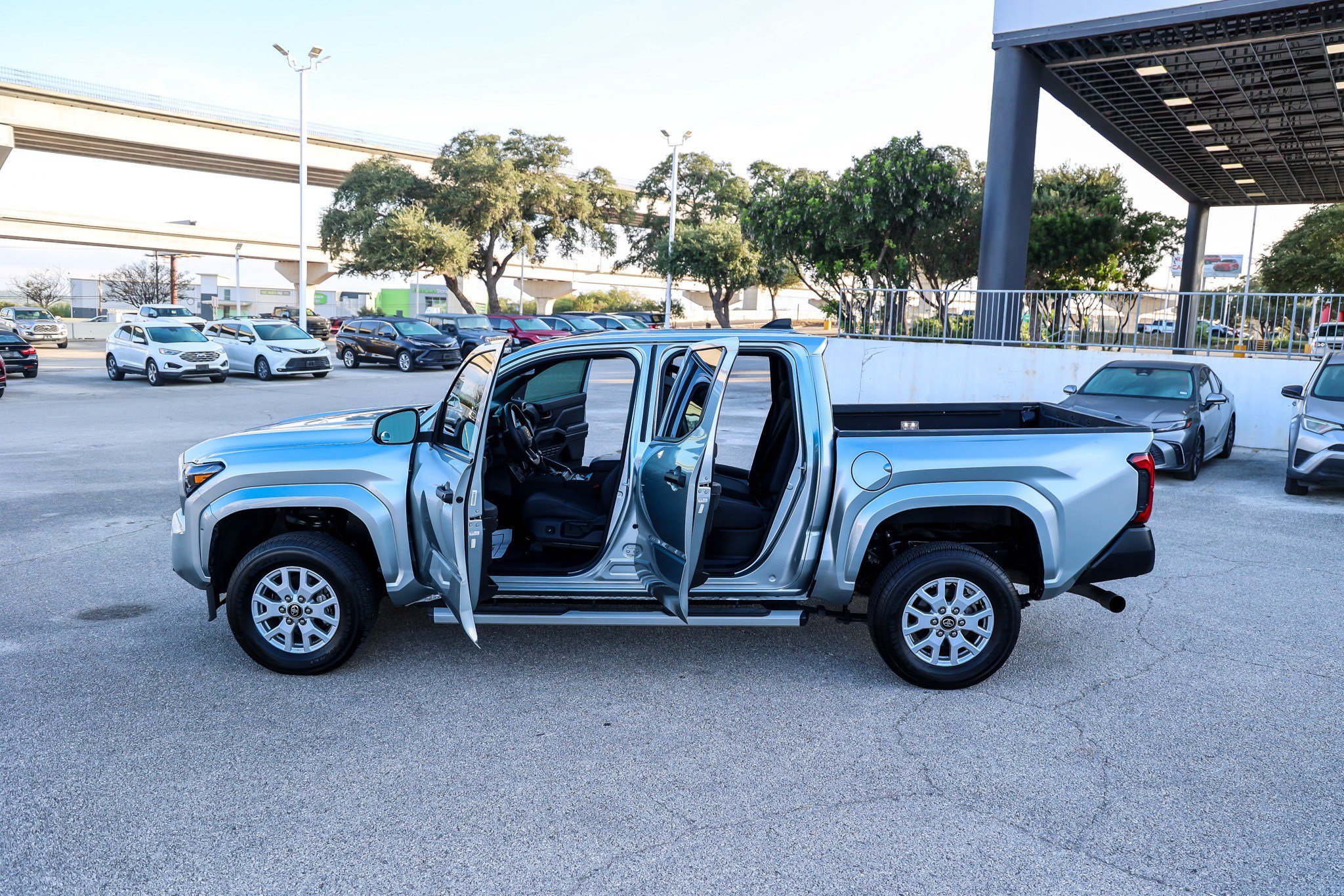 Certified 2025 Toyota Tacoma SR AWD/4WD image 11