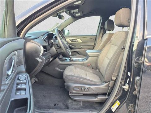Certified 2023 Chevrolet Traverse LT FWD image 16