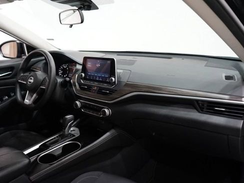 Used 2023 Nissan Altima 2.5 SV image 18