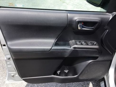 Used 2020 Toyota Tacoma TRD Sport RWD image 22