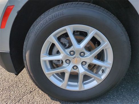 Used 2023 Chevrolet Equinox LT w/ Driver Convenience Package image 10