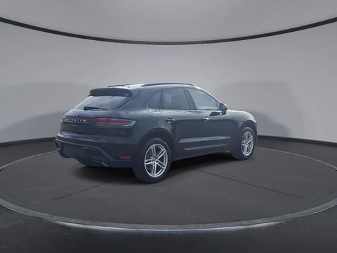 Used 2022 Porsche Macan image 8