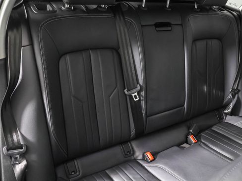 Used 2023 Audi e-tron Premium image 43