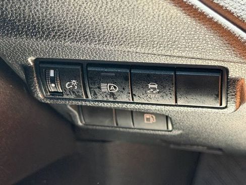Used 2024 Toyota Corolla Cross AWD Hybrid w/ Moonroof Package image 28
