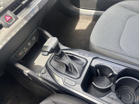 Used 2025 Kia K4 FWD image 40