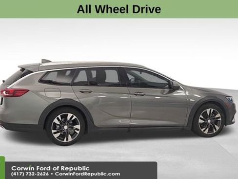 Used 2018 Buick Regal Essence w/ Driver Confidence Package #1 image 9