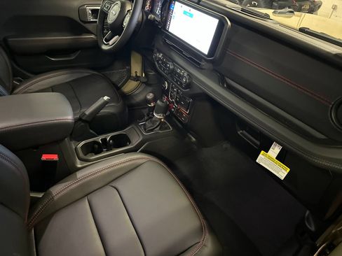 New 2026 Jeep Gladiator Rubicon AWD/4WD image 14