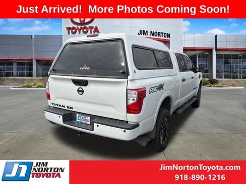Used 2017 Nissan Titan PRO-4X w/ Pro-4x Convenience Package image 7