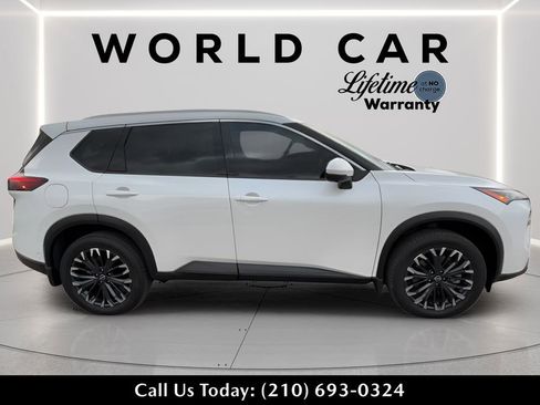 Used 2025 Nissan Rogue SL w/ Tech Package AWD/4WD image 10