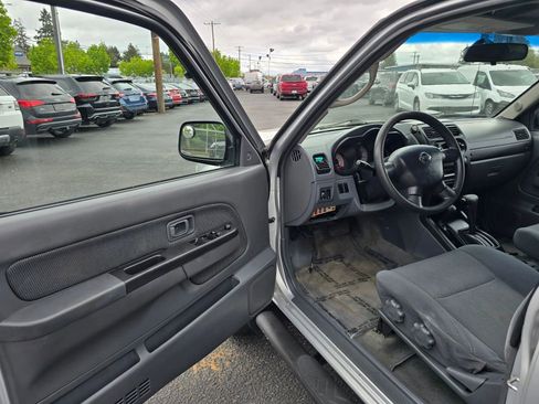 Used 2004 Nissan Frontier S/C AWD/4WD image 18