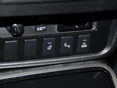 Used 2018 Mitsubishi Outlander GT AWD/4WD image 28