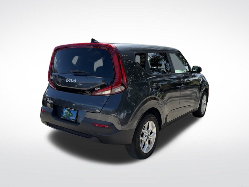 Used 2022 Kia Soul LX w/ Technology Package FWD image 5