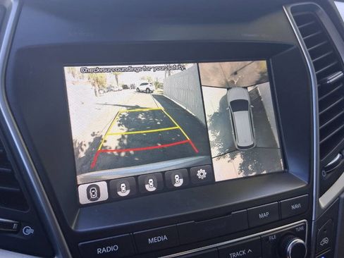 Used 2019 Hyundai Santa Fe XL image 9