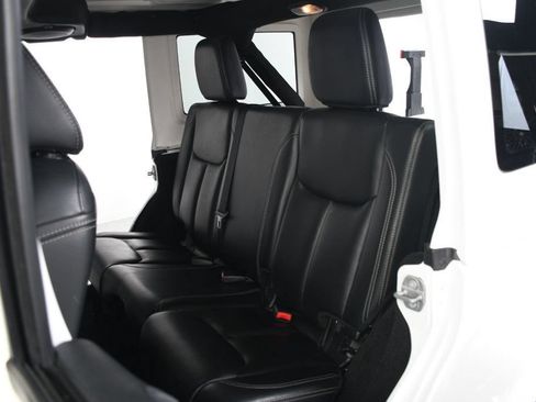 Used 2014 Jeep Wrangler Unlimited Sahara AWD/4WD image 15