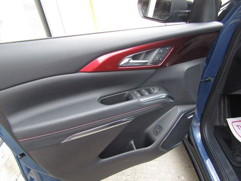 Used 2024 Chevrolet Traverse RS image 29