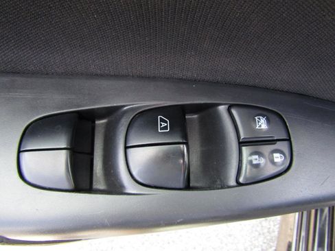 Used 2019 Nissan Sentra SR FWD image 11