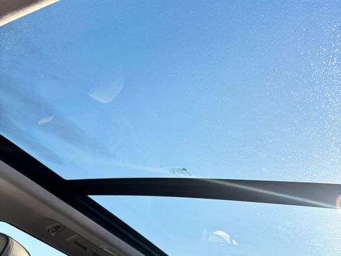 Used 2021 GMC Yukon XL Denali w/ Denali Premium Package image 18