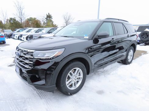 New 2026 Ford Explorer Active image 3