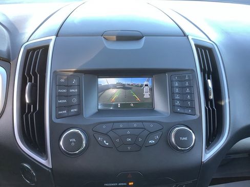 Used 2018 Ford Edge SEL image 17